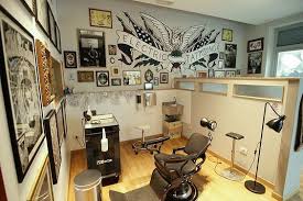 #tattooshop interior decor #tattoo parlor #tattooparlour #studiodecor #tattoostudio. Image Result For Small Tattoo Studio Estudio De Tatuajes Interior De Estudio Tienda De Tatuajes