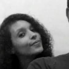 Deborah Moreira (@DehMsantos20)