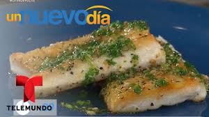 Te vamos a enseñar una receta de ensalada perfecta para cualquier pescado al horno. Recetas De Cocina Como Hacer Pescado En Salsa De Limon Un Nuevo Dia Telemundo Youtube