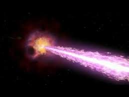 Una stella di massa solare quando termina il combustibile nucleare vede prevalere nel proprio nucleo la forza di gravità che lo comprime riscaldandolo. Come Nasce Un Buco Nero Youtube