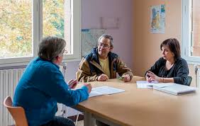 Secrétaire médicale, missions, formations pour devenir secrétaire médicale avec le guide métier du parisien etudiant ! Secretaire Medical Et Medico Social Croix Rouge Francaise