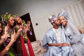 Tokyo'da bir banliyö treninde 10 kişiyi bıçaklayan bir adam cumartesi günü japon polisi tarafından tutuklandı. Kamu The Pre Wedding Occassion In The Northern Nigeria Momo Africa