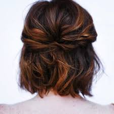 Tie Back Your Bob Frisuren Frisur Hochgesteckt Brautjungfern Frisuren