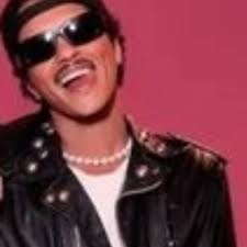 🤪 Sou maníaca nas caras engraçadas que o @brunomars faz ! Fico catando as  caras e bocas dele 🤣 #brunomarsconcert #brunomarsphotos #feed #engraçado  #humor #alegria #explorer