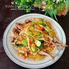 Segenggam lengkio, segenggam teri, 150 ml air, 10 buah cabe rawit merah, iris, 5 buah cabe rawit hijau, iris, 1 sdm baceman bawang, 1 buah tomat, iris, 1 sdt garam, 1 sdt kaldu bubuk, 1 sdt gula pasir, 1 sdm minyak goreng. Ikan Bumbu Lokio Bahan 3 Ekor Ikan Resep Ayam Laziz Facebook