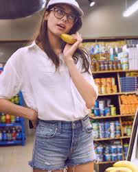 We do not intent to infringe any intellectual right artist right or copy right. Wallpaper Jessica Clements Brunette Model Bananas 1080x1350 Boahancock 1269033 Hd Wallpapers Wallhere