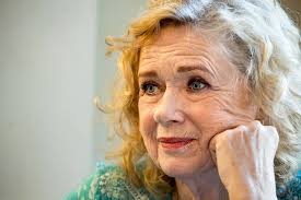 Fadern dog 1944 och efter kriget återvände modern till norge. Liv Ullmann Spricht Uber Ingmar Bergman