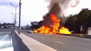 En 2016,72.199 personnes ont été blessées sur la route dont 27.214 ont été hospitalisées. Doha Accident De La Route 2014 Youtube