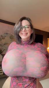 brittany elizabeth | Twitter Video Tools