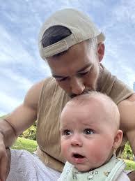 Tom Kippenberger's Instagram, Twitter & Facebook