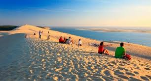 La dune du pilat et le point information idune sont labellisés accueil vélo, marque nationale qui garantit un accueil et des services de qualité pour tous l'accès à la dune reste gratuit si vous venez en bus, à vélo ou à pied. En Route Vers Le Bassin D Arcachon En Camping Car