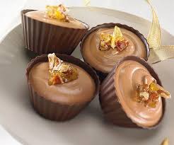 Mignardises Tout Chocolat C Est Un Dessert Elabore Et Croyez Nous Le Resultat Est Tres Gourmand Tout Chocolat Recette Mignardise Dessert Gourmand