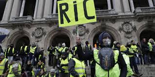 Et ils ne sont pas que des gens issus des classes sociales défavorisées, ça dépasse les classes »,détaille brigitte sebbah. Fb1dzffxb2g Ym