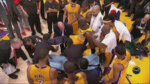 He wants to excel like he did on his return last season with new orleans when he racked up 35 points. Lakers Rookie Julius Randle Breaks Leg In Season Opener Sbnation Com