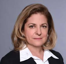 Robyn Mann's Instagram, Twitter & Facebook