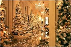It's often easy to find christmas decorations to cover your mantel or your staircase railing, but one owner also used this banner for adorable christmas card photos, an idea you and your family should. White House Christmas Decorations 2004