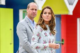 An weihnachten veröffentlichen prinz william und herzogin kate jährlich ein familienfoto, das als grußkarte versendet wird. 5 Wjtga4vrlwim