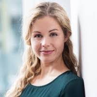 Laura Wille's Instagram, Twitter & Facebook