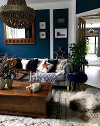Elle réussit particulièrement bien à un intérieur néo industriel avec verrière, meubles à l'esprit vintage et objets artisanaux en fibres tressées. 1001 Idees Pour Reussir La Deco Salon Bleu Et Donner Un Nouveau Look A Piece A Vivre