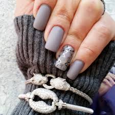 However, stylish ladies would disagree. Matte Gray Nail Art With Tutorial Video