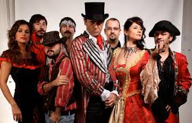 Ayhan sicimoğlu'nun hayatını eminim birçok kişi merak ediyordur.ayhan sicimoğlu kimdir? Bin Ruzgar Yiyeceksin Bin Firtina Atlatacaksin Kendimettimkendimbuldum