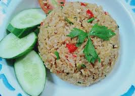 Resep dan cara memasak nasi goreng sederhana yang enak di santap untuk sarapan atau ketika sedang kelaparan wkwkwk yuk dicoba, gampang banget kok. Cara Gampang Membuat Nasi Goreng Sederhana Untuk Pemula