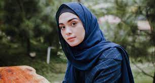 Si cantik ratna lurah berhijab mojang bandung dream co id. Kumpulan Foto Cewek Jilbab Cantik Dan Manis Untuk Dp Bbm Manis Bulan Ramadhan