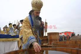 Teodosie became a doctor of theology in july 1999 and has been a professor since april 2002. 20 De Ani Cu Ips Teodosie Intre CredinÈ›Äƒ È™i Controverse Foto Ct100 Ro