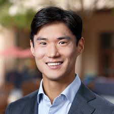 Using Multiple Outcomes to Adjust Standard Errors for Spatial Correlation