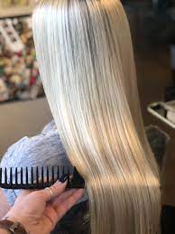 We love how blonde hairstyles with bangs can wear literally any color headband and look awesome. Shiny Blonde Perfection Blondehair Long Hair Styles Hair Styles Blonde Hair