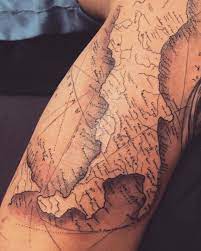Download fully editable outline map of italy. 16 Pictures Of The Best Travel Themed Tattoos Map Tattoos Italy Tattoo Italy Map