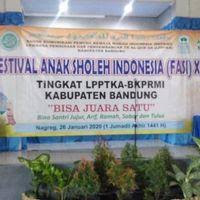 Berikut merupakan 8 makanan hummus merupakan makanan khas arab berupa pure, saus cocol, bubur atau sejenis selai gurih. Rumah Makan Khas Sunda Sindang Ponyo Ciwidey Indonesian Restaurant Ciwidey