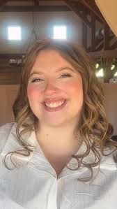 Absolutely in love with this bridal look. Stunning pops of pink