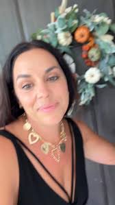 What to wear and hairstyle ideas tonight?