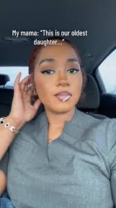 Lila Cox (@lilamalubelle)