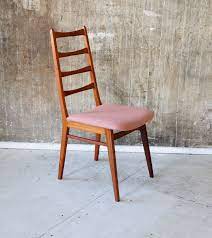 Denken sie auch an die passenden stuhle. Stuhl Mit Neubezug Stilraumberlin Danische Design Mobel Berlin