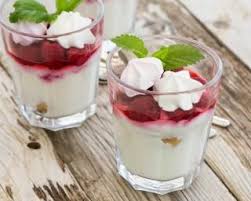 Recette De Verrine De Fromage Blanc Aux Framboises Et Aux Cornflakes Recette Recette Verrine Verrine Fromage Blanc Verrine De Fromage