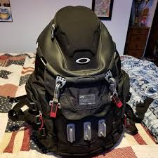 This backpack offers every conceivable feature you could ever want in a backpack—you get everything and the kitchen sink! Ø¥ÙŠØ¬Ø§Ø¨ÙŠØ© Ù‚Ø§ØªÙ„ Ø¹ÙŠØ´Ø© Ø±ØºÙŠØ¯Ø© Oakley Kitchen Sink Backpack Findlocal Drivewayrepair Com