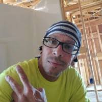 Dennis Muniz's Instagram, Twitter & Facebook