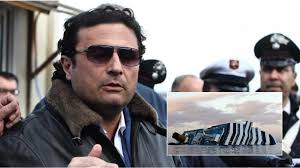 Thrust from obscurity to notoriety overnight, captain francesco schettino is the man at the center of recriminations over the costa concordia cruise ship disaster. Ex Kapitan Der Costa Concordia Francesco Schettino Hinter Gitter