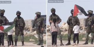 Berbagi informasi palestina terkini dari sumber terpercaya. Bernyali Besar Bocah Perempuan Ini Hadapi Tentara Israel Dengan Bendera Palestina Merdeka Com Line Today