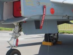 July 29, 2021 23:52 august 26, 2020 14:25 Remove Before Flight Schlusselanhanger Artikel Mit Logo De