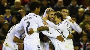 Бензема падает в штрафной гостей. Champions League Real Madrid Ease Past Liverpool With 3 0 Win At Anfield Football News Sky Sports