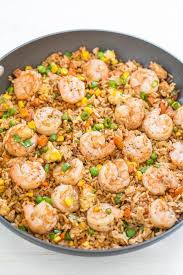 Riz Frit Aux Crevettes Encore Meilleur Que Celui Que Vous Vous Faites Livrer Recettes Ma In 2020 Fried Rice Easy Shrimp Fried Rice Recipe Chicken Fried Rice Recipe