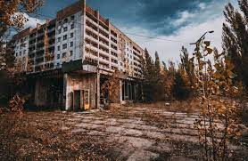 With jessie buckley, jared harris, stellan skarsgård, adam nagaitis. Welcome To Tchernobyl Greets Paris