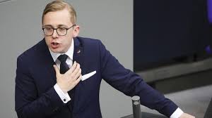 Philipp amthor (born 10 november 1992) is a german lawyer and politician of the christian democratic union (cdu) who has been serving as a member of the bundestag since the 2017 german federal election. Cdu Politiker Amthor Ruckzug Aus U Ausschuss Tagesschau De