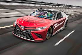 Welcome to nascar's official fan page! Toyota S Nascar Quest Previewing The 2018 Camry Based V 8 Race Car