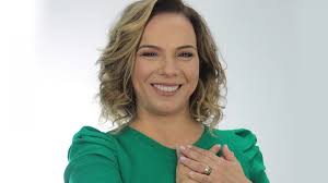 Entrevista de Larissa Rosado ao jornalista César Santos, jornal defato.com 
