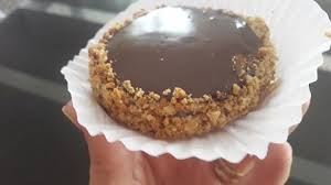 Ingredients 250 G De Beurre 3 œufs 1 Verre De Sucre Glace 1 Verre De Cacao 1 Verre De Cacahuetes Grille Recette De Gateau Algerien Cuisine Et Boissons Recette