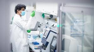 Basándose en resultados preliminares, pfizer y biontech anunciaron este lunes que su vacuna contra el coronavirus funciona en. Guerra Por La Vacuna Pfizer Dice Ahora Que La Eficacia De La Suya Es Del 95 Igual Que La De Moderna
